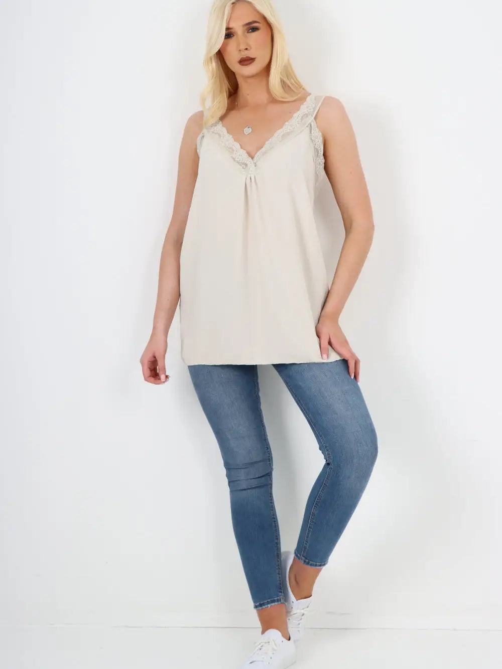 Italian V Neck Lace Detail Vest Top One Size Fits 8-18uk