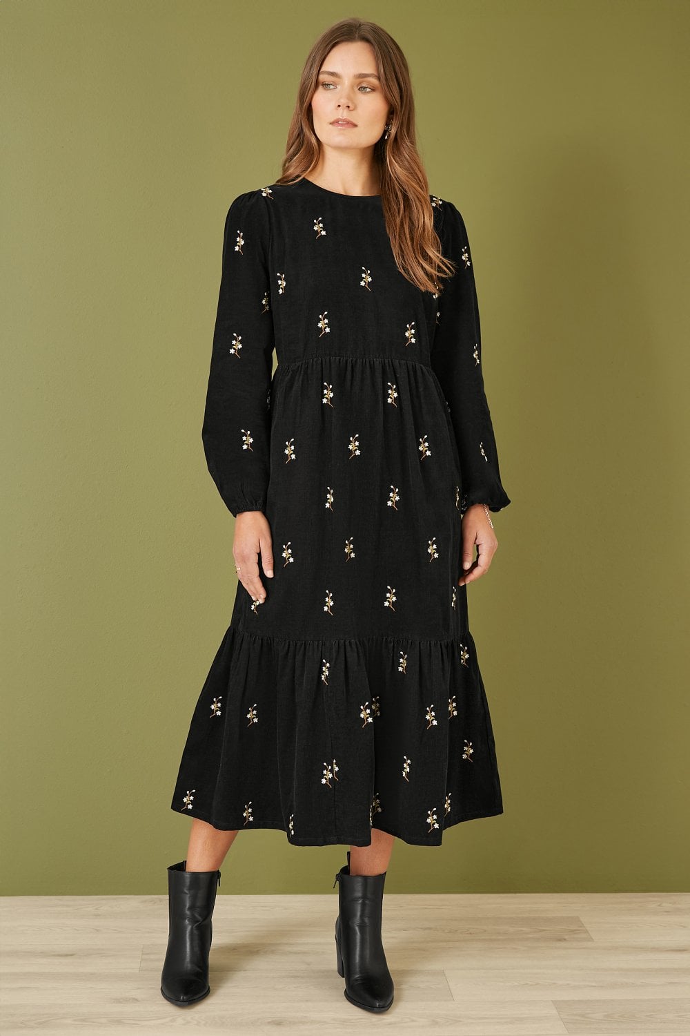 Yumi Black Long Sleeve Midi Dress With Floral Embroidery - Black / 14 UK Yumi Black Long Sleeve Midi Dress With Floral Embroidery - Black / 14 UK