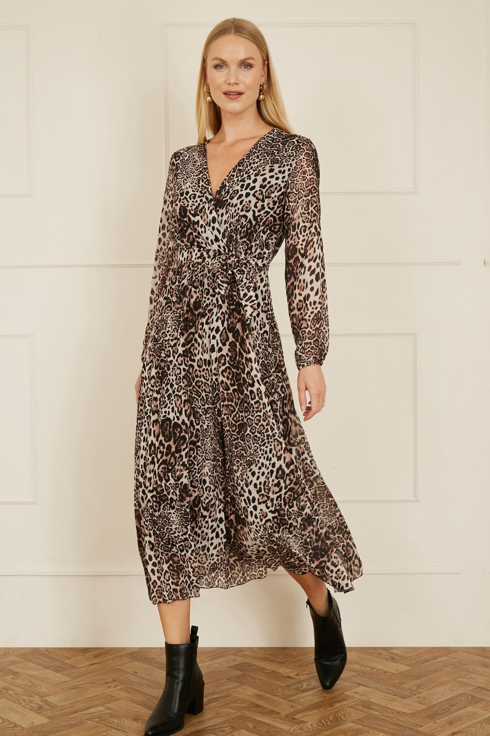 Yumi Brown Leopard Print Pleated Long Sleeve Wrap Midi Dress – Envy Boutique
