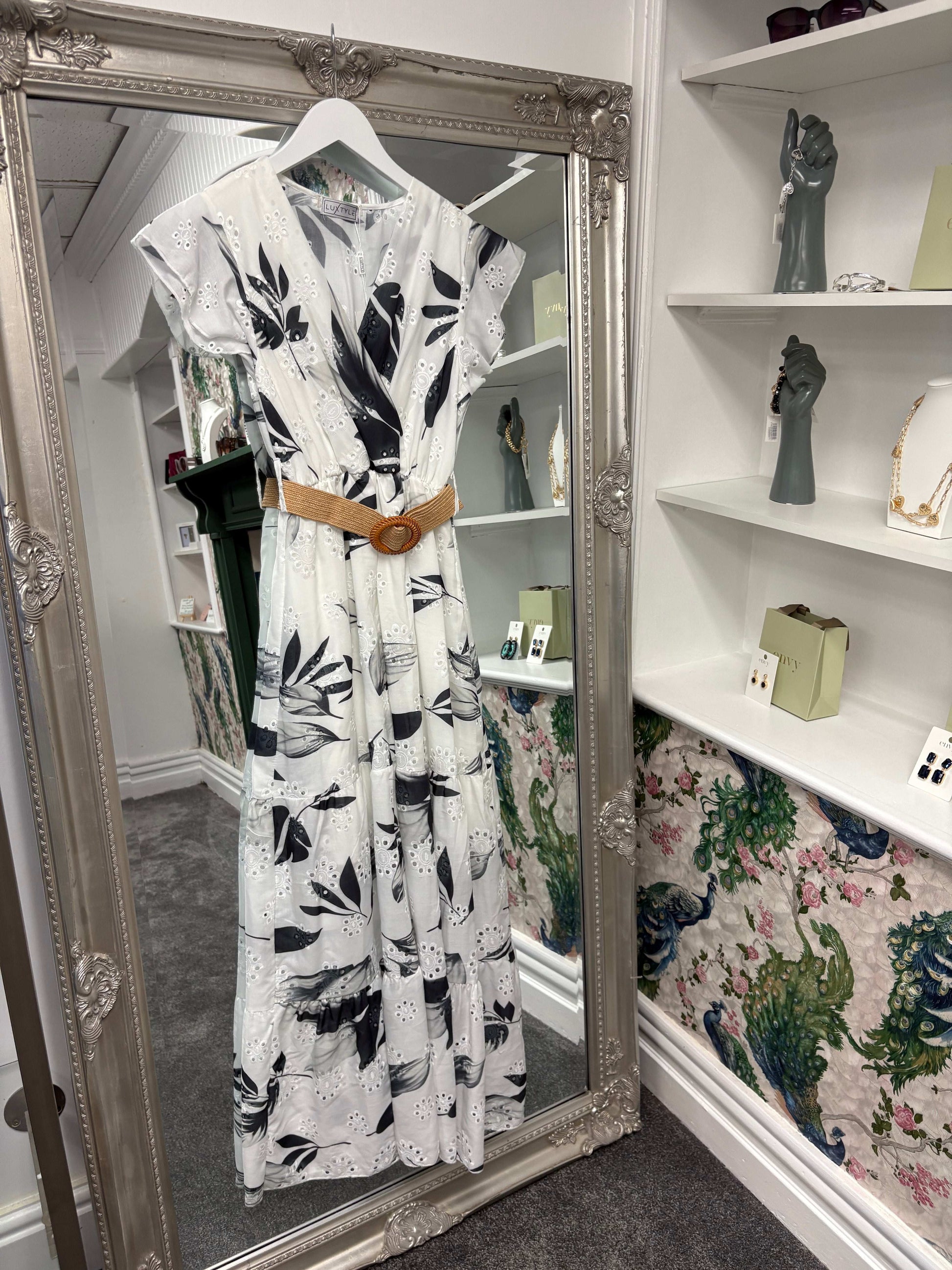 Luxtyle White Flower Dress One Size 8-14