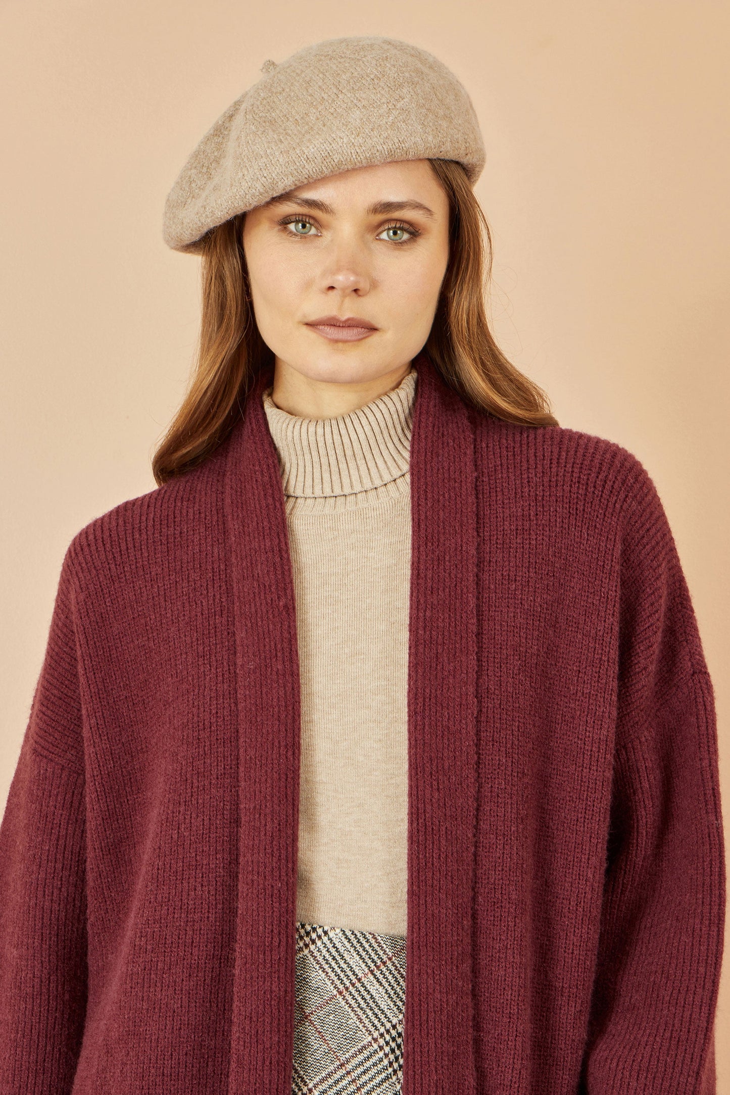Yumi Oatmeal Soft Knitted Beret