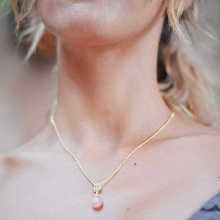 Classic Athena Kate Gemstone Necklace: Peach Moonstone