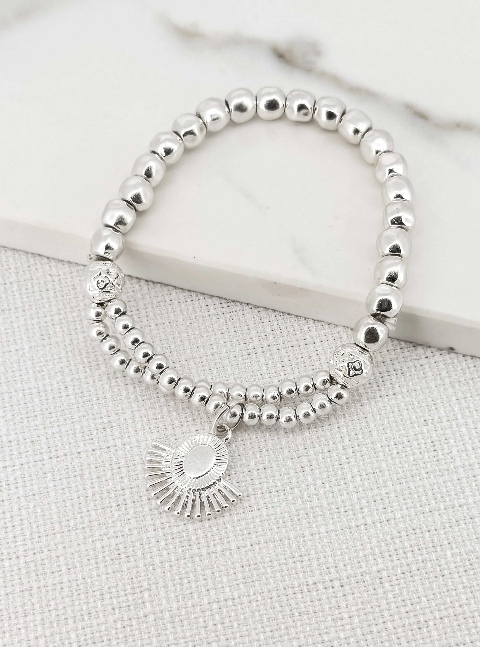 Envy - Silver alloy bead bracelet with silver fan charm