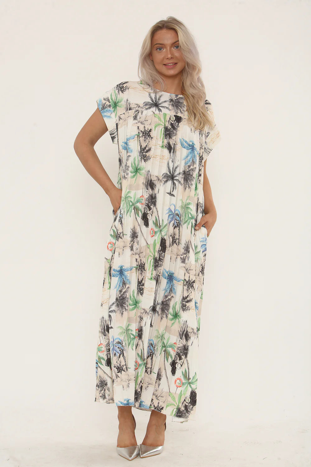 Leaf Print Pleated Maxi Dress One Size 8-16