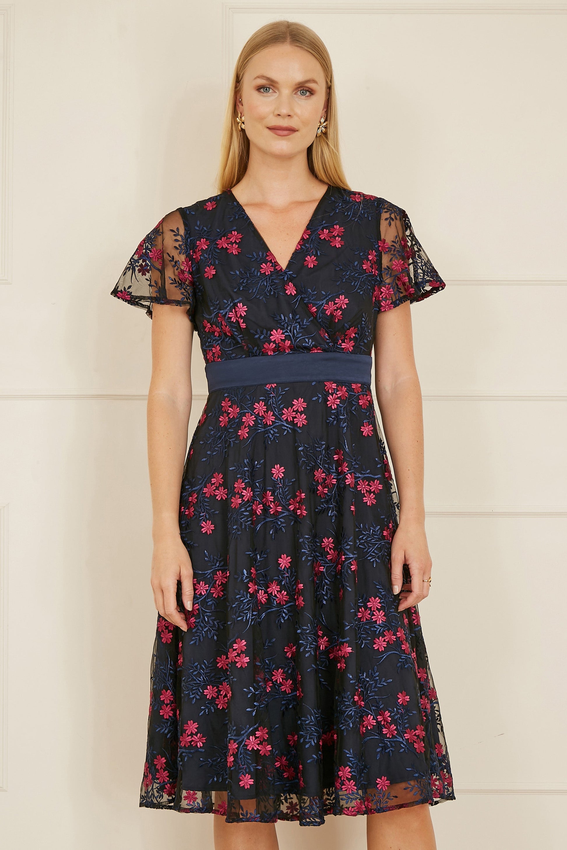 Yumi Navy Embroidered Floral Mesh Wrap Midi Skater Dress – Envy Boutique