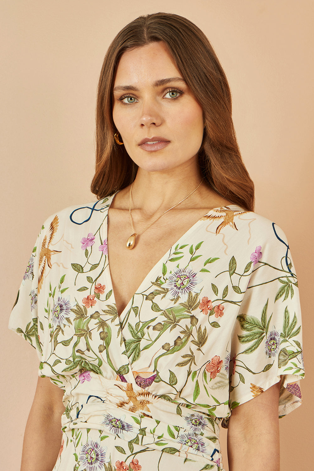 Yumi Ivory Floral Print Ruched Waist Midi Dress With Kimono Sleeves – Envy Boutique