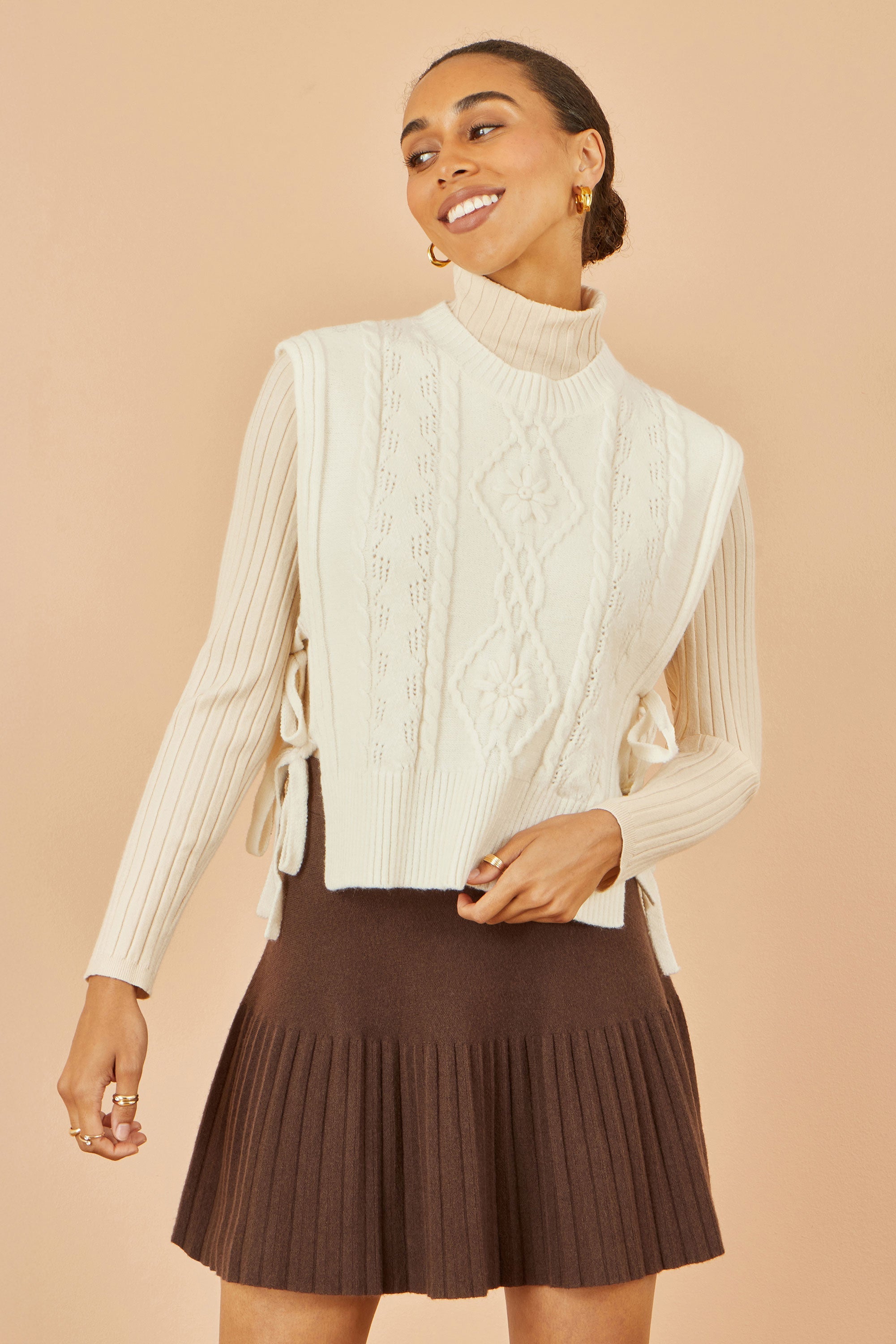 トップス Andequal flower cable design knit IVORY Yumi Ivory Flower Cable Knit Tie Side Pullover – Envy Boutique
