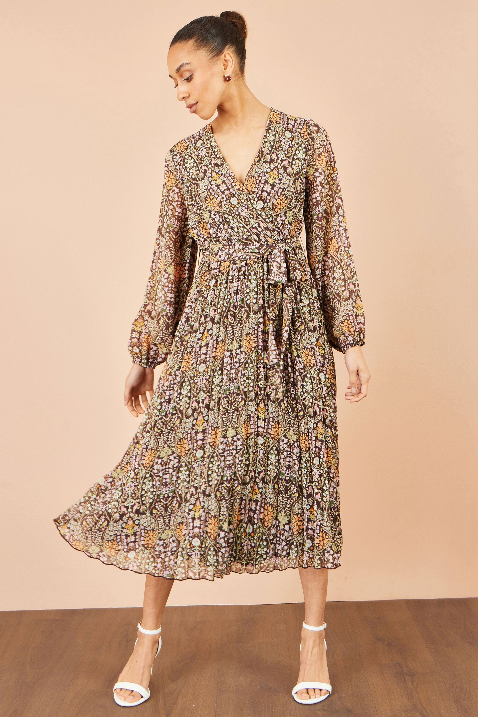 Yumi Brown Ditsy Floral Pleated Midi Dress – Envy Boutique
