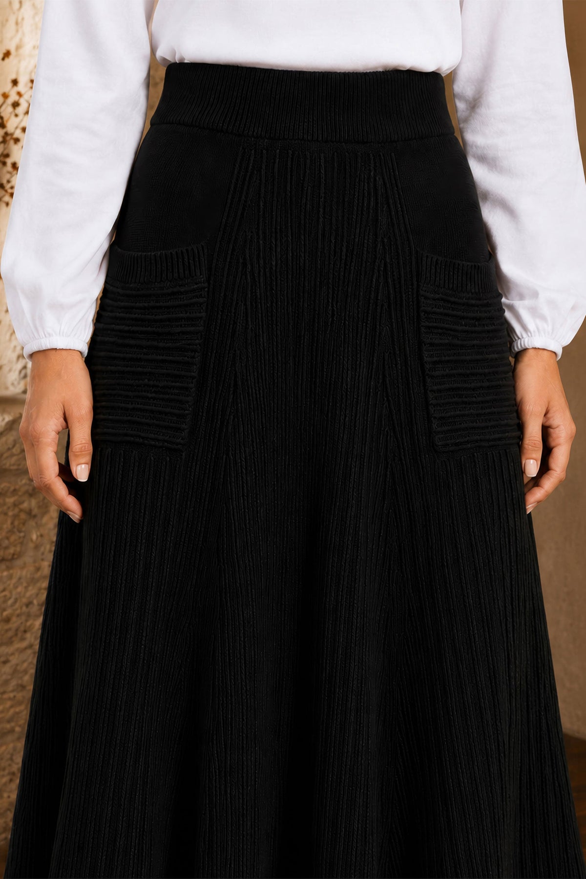 Yumi Black Knitted Midi Skirt With Pockets