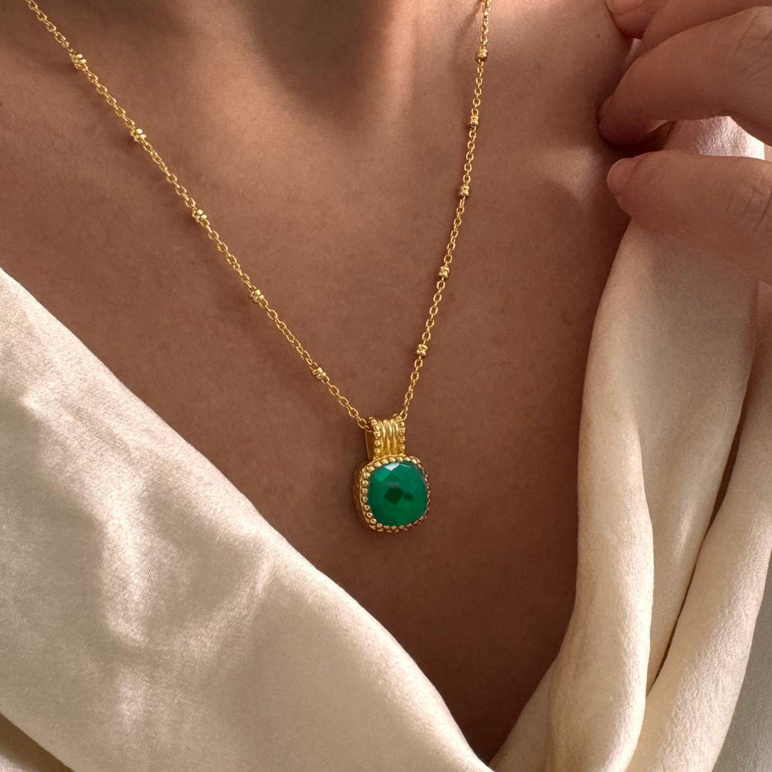 Tetra Square Gemstone Pendant: Green Onyx