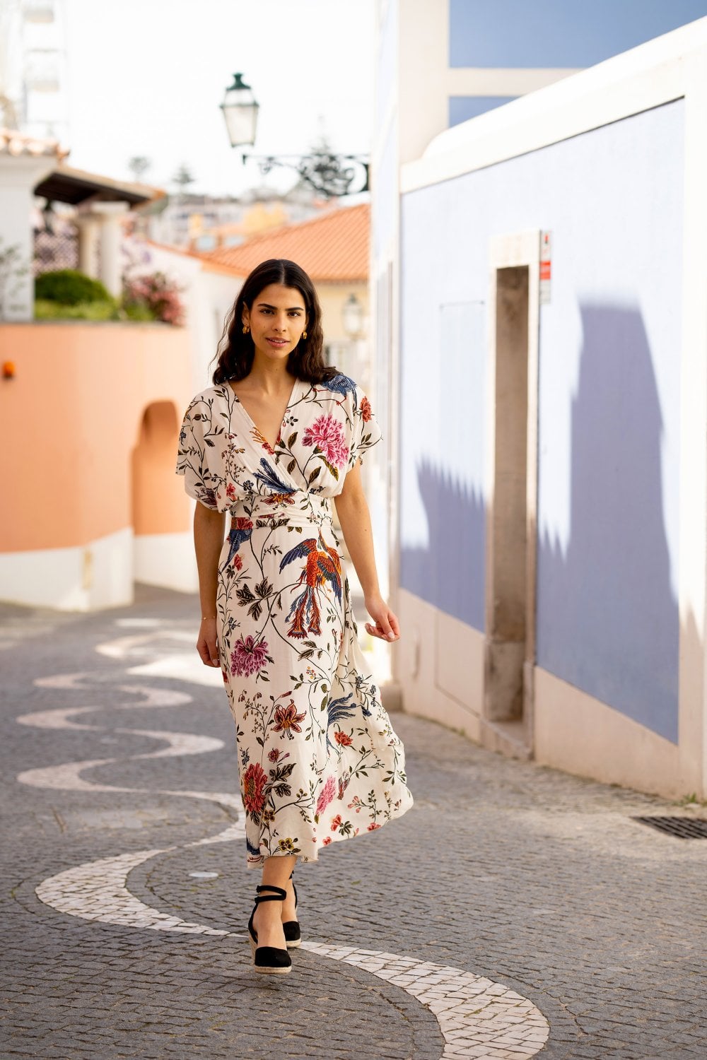 Yumi Ivory Bird and Floral Print Ruched Waist Kimono Midi Dress